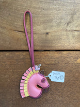 Load image into Gallery viewer, Horse Head Purse Strap