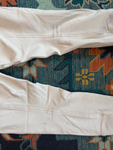Load image into Gallery viewer, Preowned B Vertigo Breeches size 26