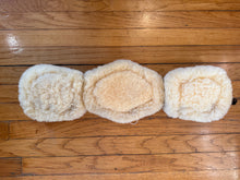 Load image into Gallery viewer, Preowned Correct Connect 20” Short Girth with sheepskin