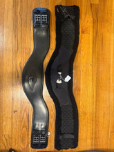 Load image into Gallery viewer, Preowned Total Saddle Fit 32” Girth &amp; Sheepskin Cover Set