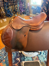 Load image into Gallery viewer, Preowned 17.5” Antares Saddle 2011