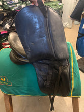Load image into Gallery viewer, Preowned 17” Pro Trainer Dressage Saddle