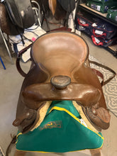 Load image into Gallery viewer, Preowned Big Horn Halflinger Saddle 15”